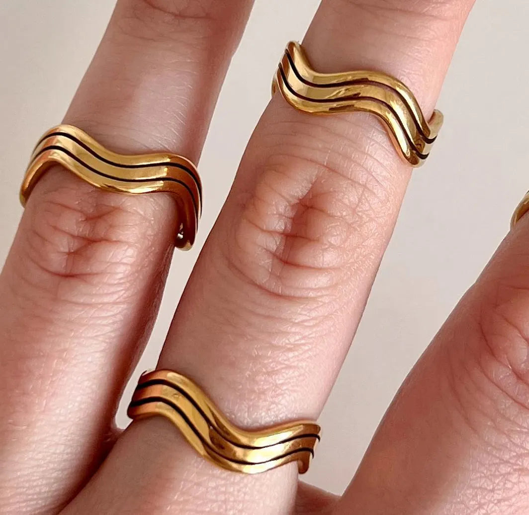 Wavy Ring