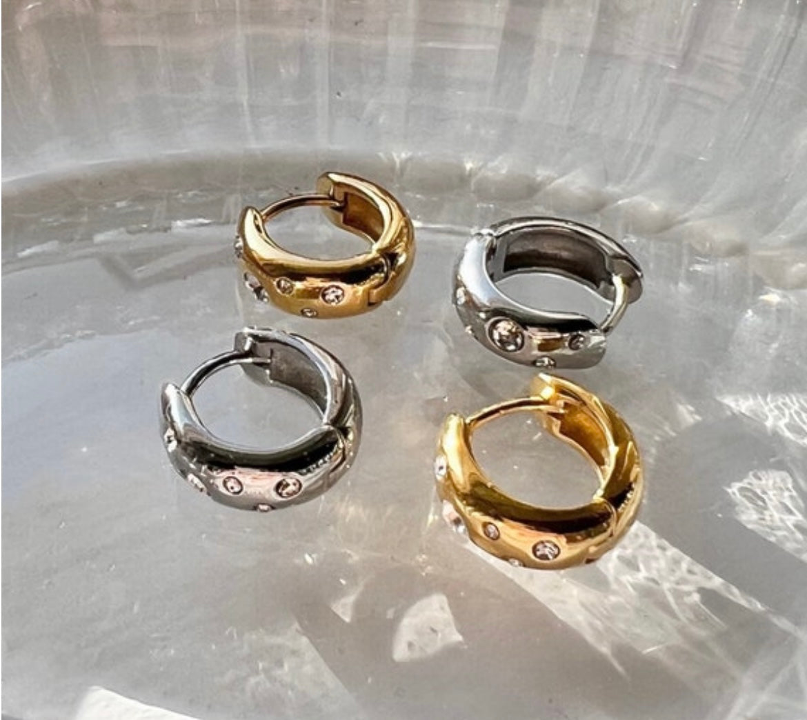 Miniature zircon hoops